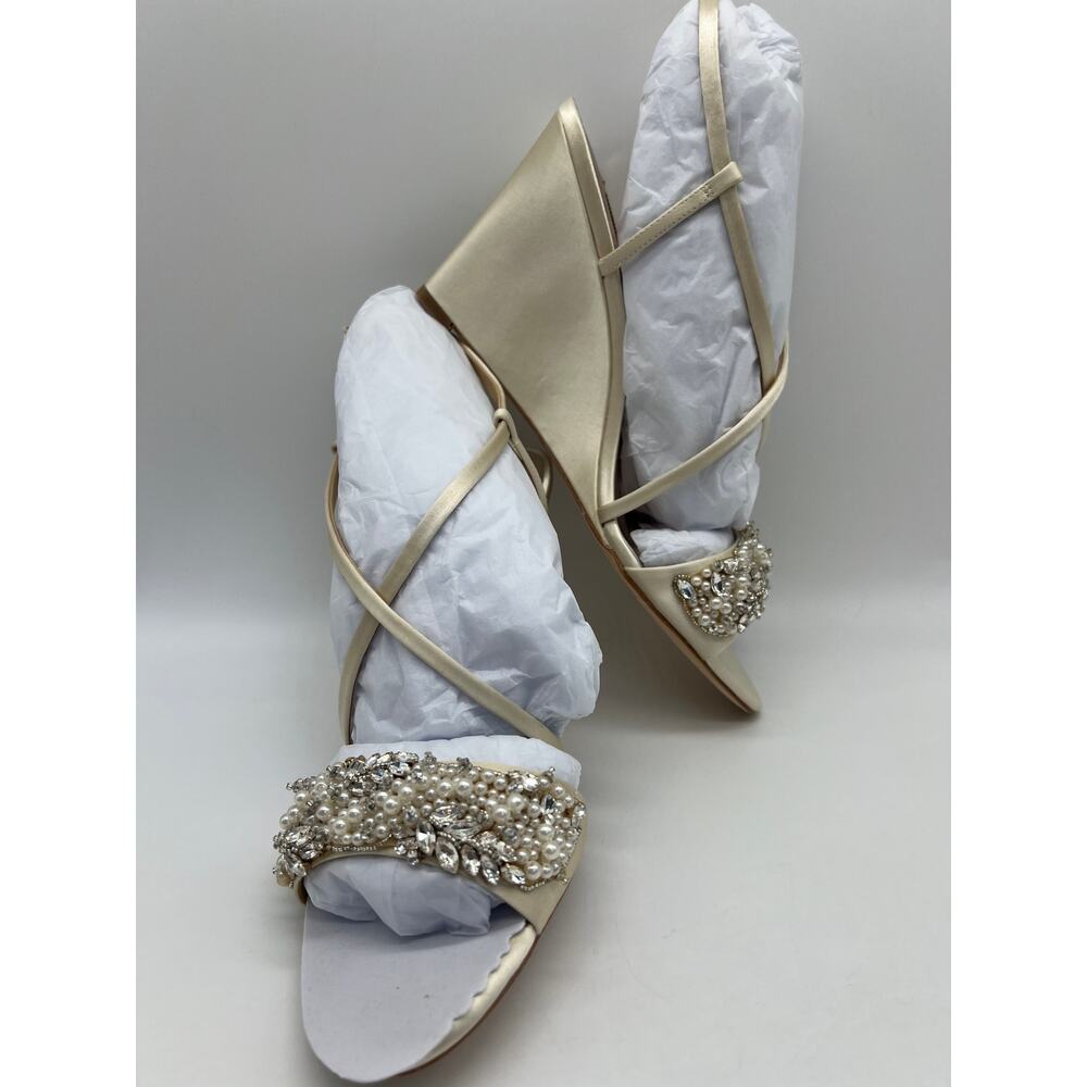 Badgley Mischka Women's Clarisa Embellished Wedge Sandal Ivory MP5243 Size 9 - Picture 4 of 12